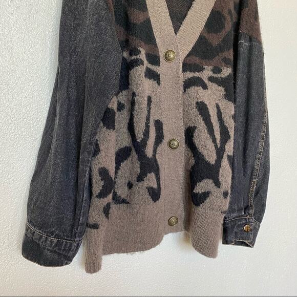 Latte Animal Print Denim Arm Cardigan Size Large - Picture 4 of 10